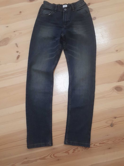 Spodnie jeansy na 152 cm