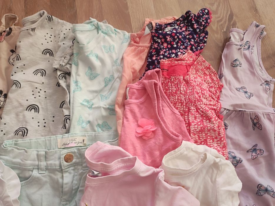 Пакет одягу для дівчинки 98 р стан гарний