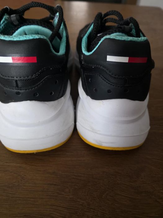 Sprzedam buty tommy helfilger