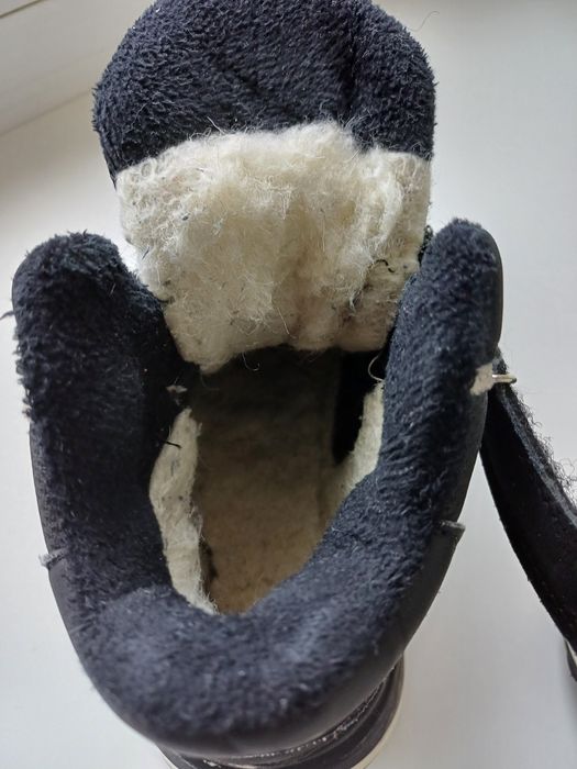 Продам зимові ботінки на хлопчика 31розмір