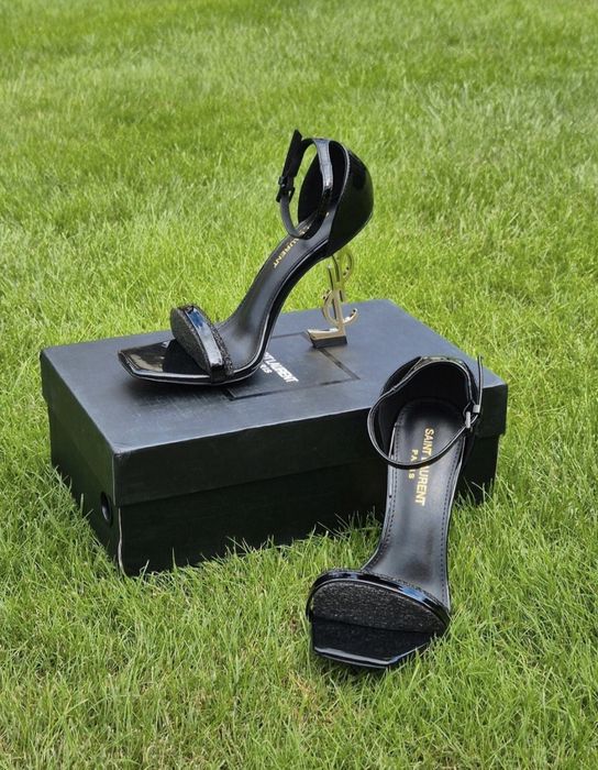 Saint Laurent Opyum Sandals - czarne szpilki z logo YSL