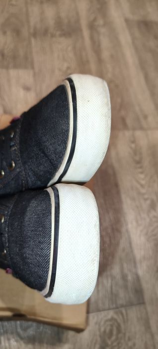 Чоловічі кеди levis 40-41 розмір