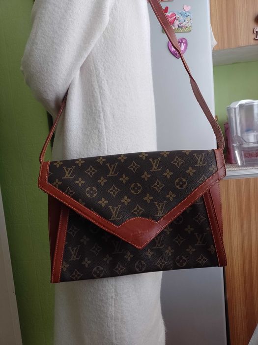 Louis Vuitton/ Brązowa, duża torebka listonoszka