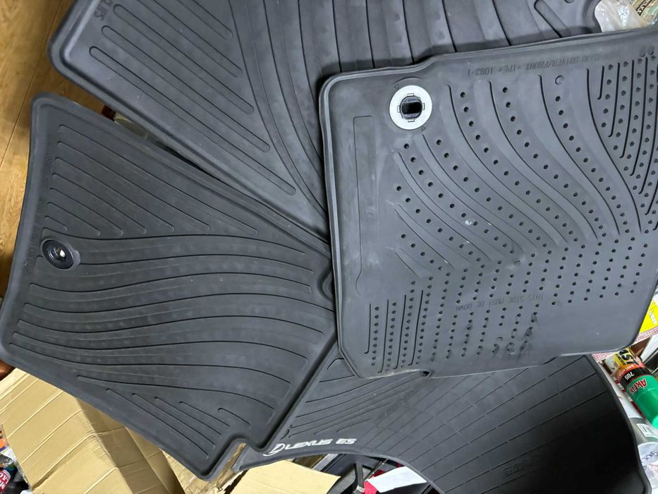 LEXUS ES Новые! Оригинальный комплект резиновых Ковриков