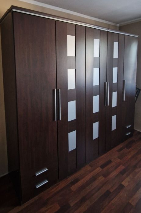 Szafa ubraniowa, garderoba.