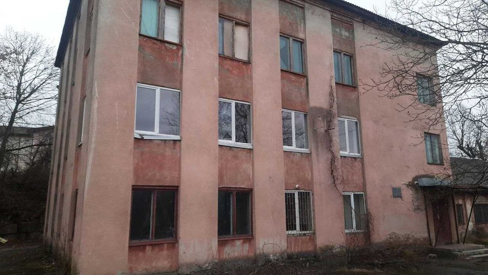 Офісна будівля м. Пустомити