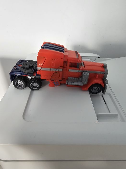 Transformers first strike optimus prime 2007