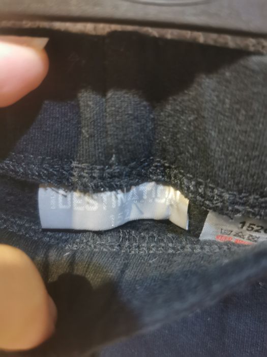 Leginsy dla dziewczynki w bardzo dobrym stanie. Rozmiar 152
Zapraszam