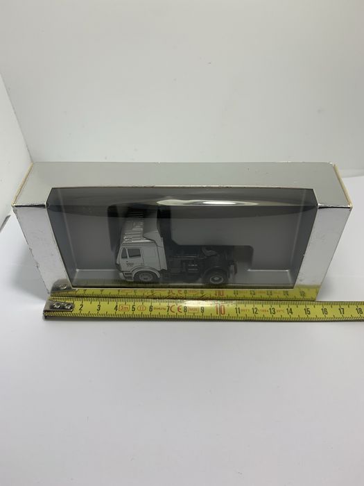 Mercedes da Herpa escala 1/87