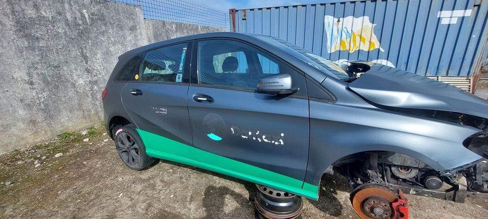 Двері Mercedes Benz B class 2014-2019 рік