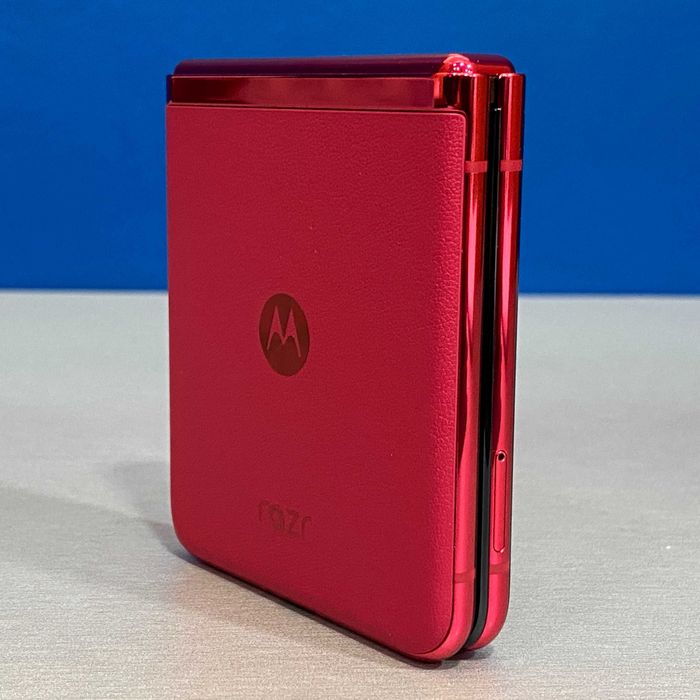 Motorola RAZR 40 Ultra (8GB/256GB) - Viva Magenta