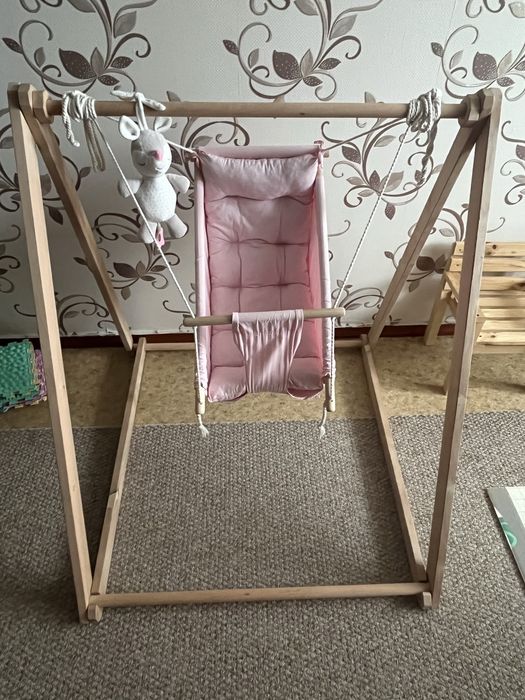 Гойдалка дитяча. Гойдалка зі стійкою.