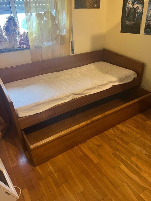 Vendo cama beliches com roupeiro.