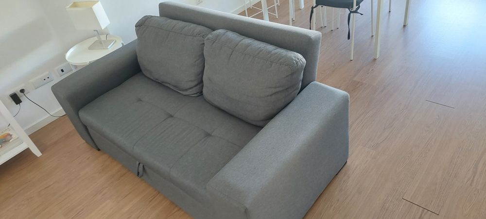 Sofá-cama cinza fantástico