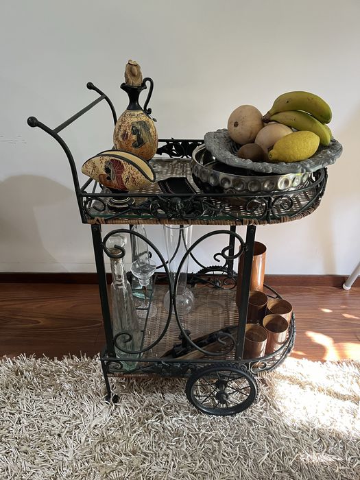 Carrinho Bar em ferro e vidro