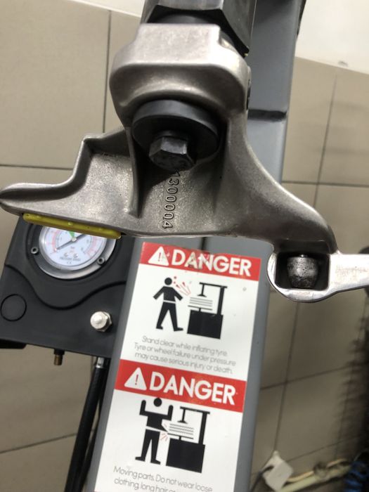 Шиномонтажний станок bright