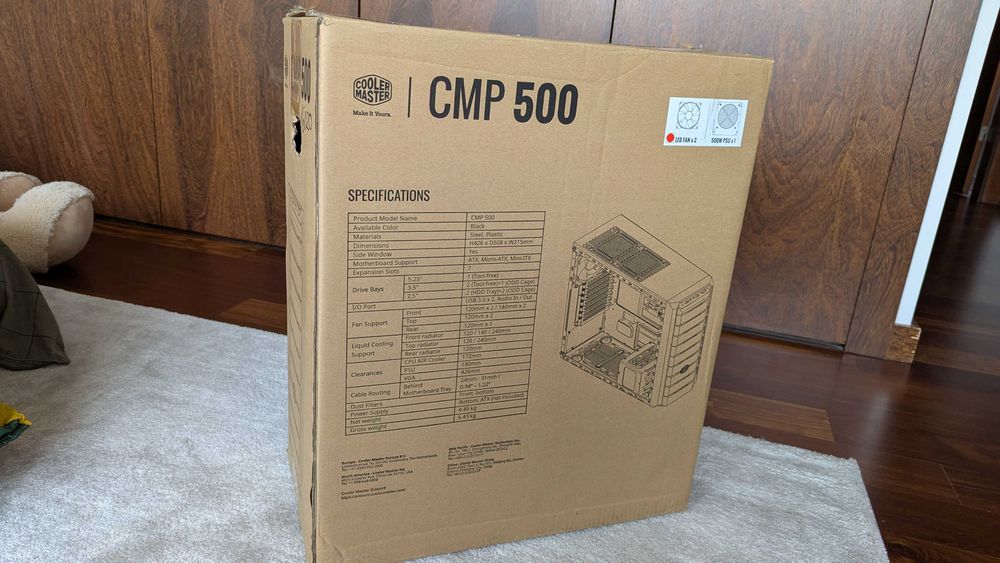 Computador fixo com monitor, torre e teclado