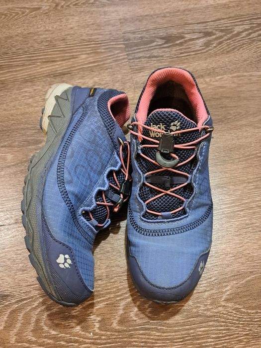 Жіночі кросівки jack wolfskin