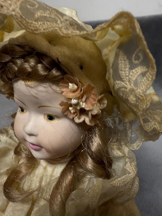 Boneca de porcelana