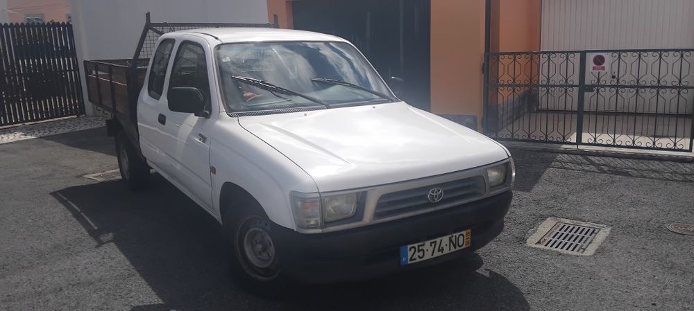 Toyota Hilux 2.4d