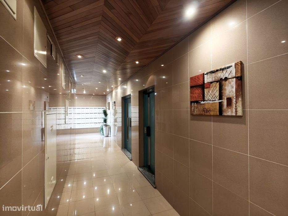 Apartamento com Excepcional Área e Localização - Buarcos