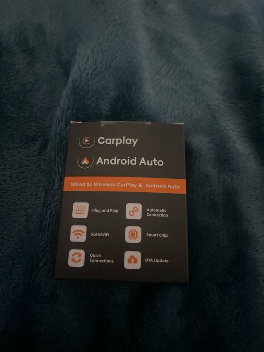 Apple CarPlay та Android Auto