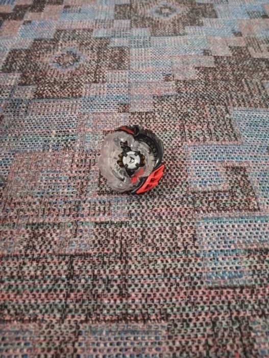 Бейблейд теневый думсайзор оригинал