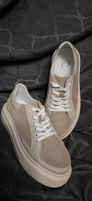 Якісне шкіряне взуття, підходить на широку ніжку розмір 37 -38