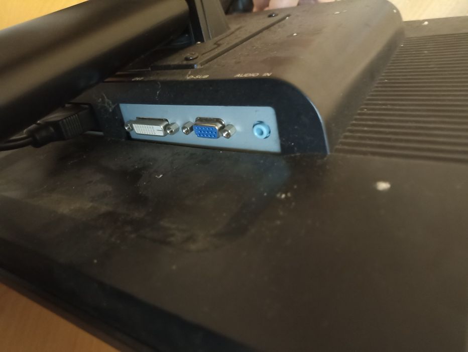 Монітор з динаміками