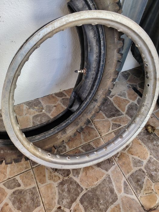 Pneus Michelin 19/jante/câmara de ar