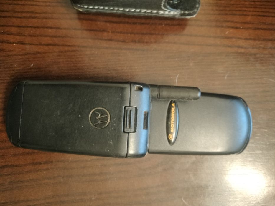 Motorola 2 telemóveis avariados para restauro ou peças
