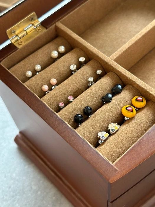 Zestaw 10 nowych par kolczyków na sztyft Bijou Brigitte Cropp House