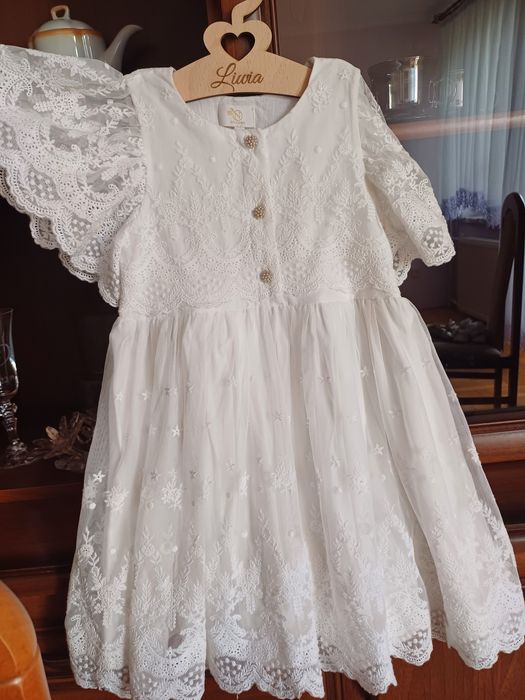 Elegancka dziecieca sukienka