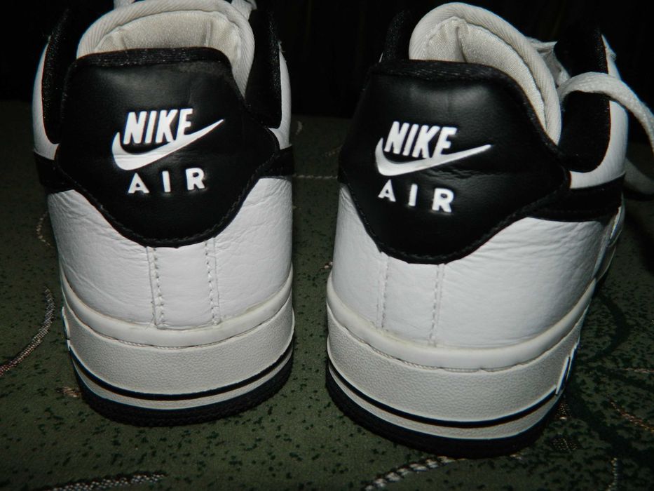 Кроссовки кожаные Nike Air Force 1  оригинал размер-39 стелька-25 см