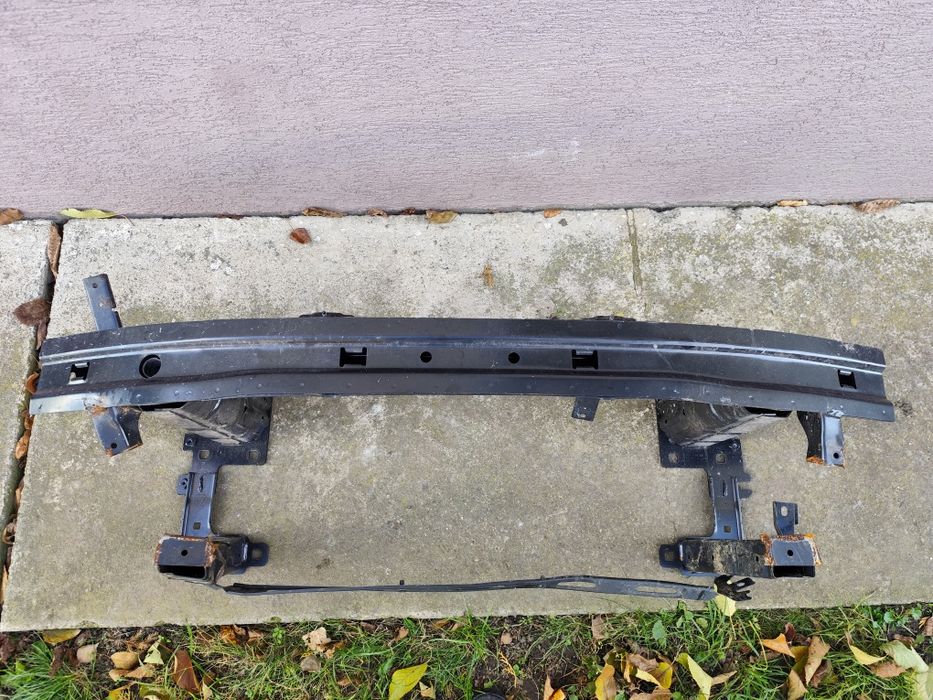 Підсилювач переднього бампера Volkswagen ID 4