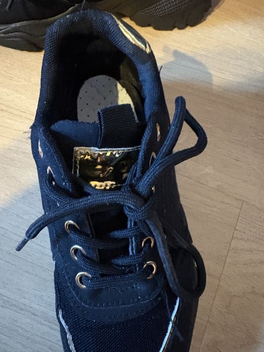 Buty sportowe damskie