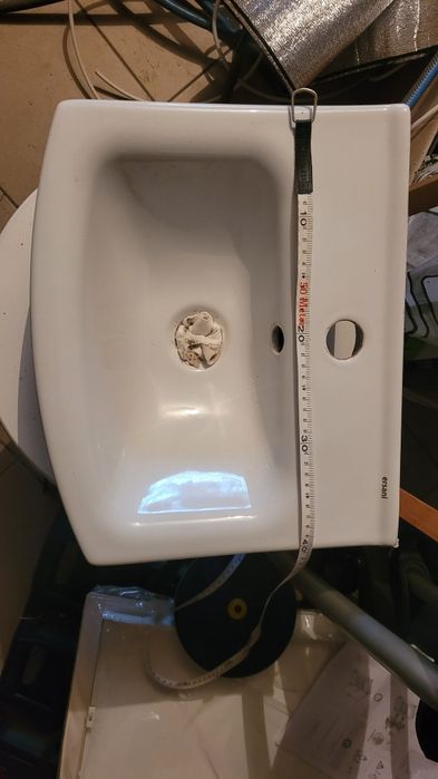 Umywalka Cersanit i szafka łazienkowa