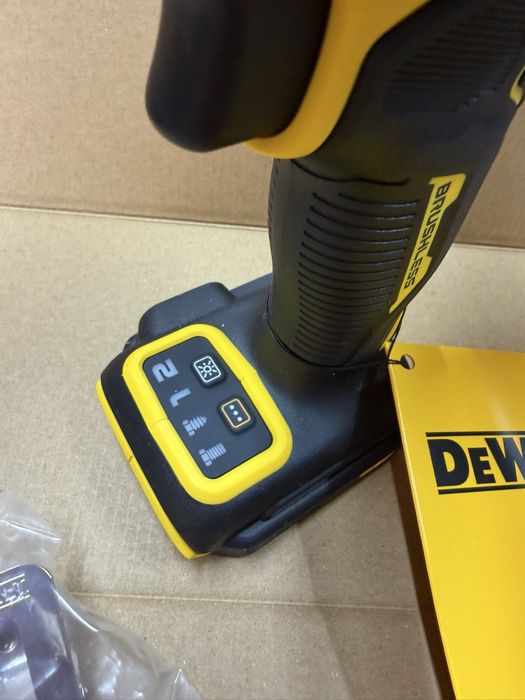 Гайковерт безщітковий DeWalt DCF921