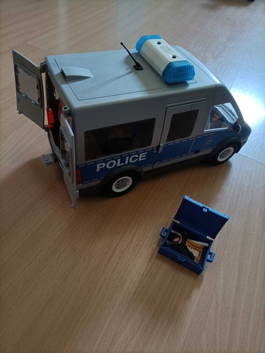 Playmobil carro de polícia e bonecos