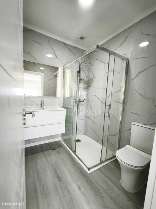 Apartamento T2 Remodelado com Arrecadação e Vista Rio – Setúbal