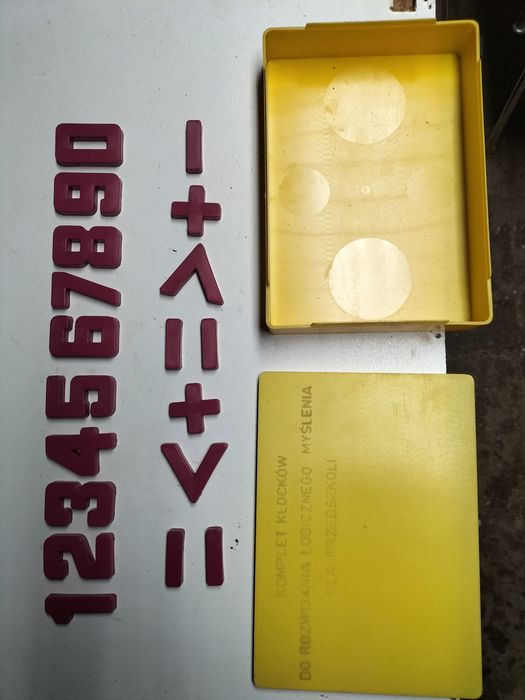 Cyfry i znaki matematyczne