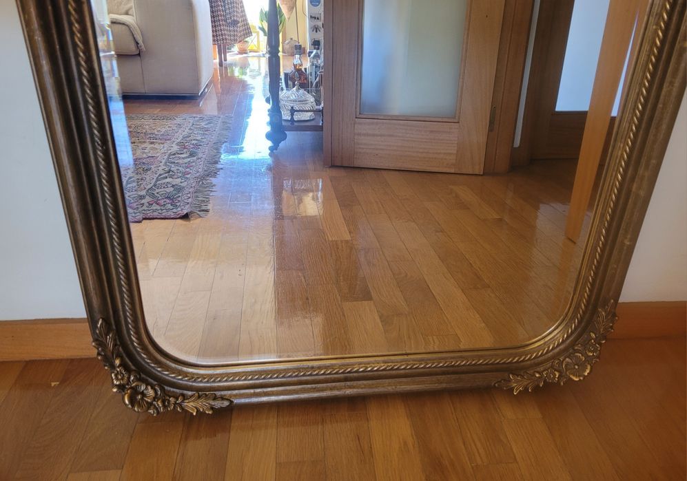 Espelho vintage em talha dourada