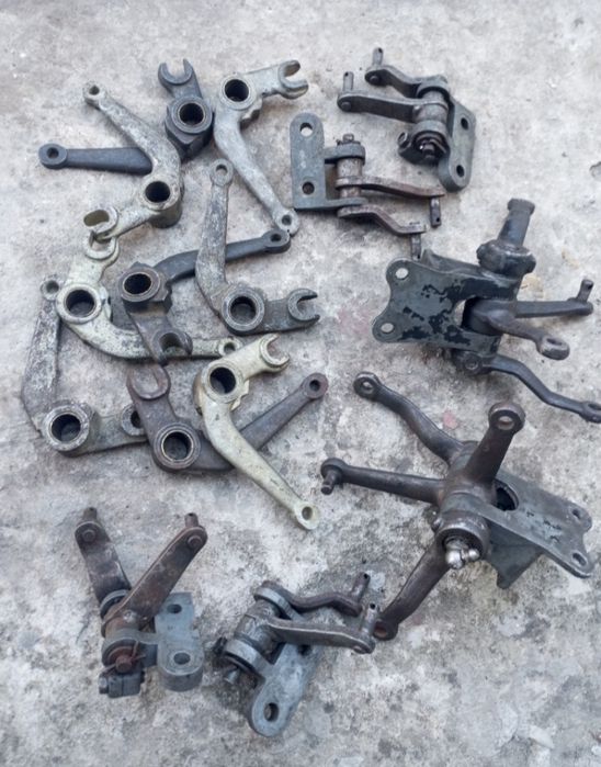 Кулисы Уаз,помпы Газ21,24,корпуса,площадки,курицы,рычаги,шкивы,тяги.