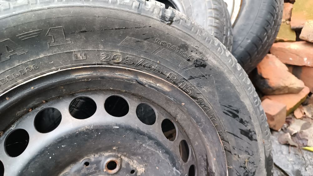 Шини з дисками, мерседес, жигулі,таврія,, форд