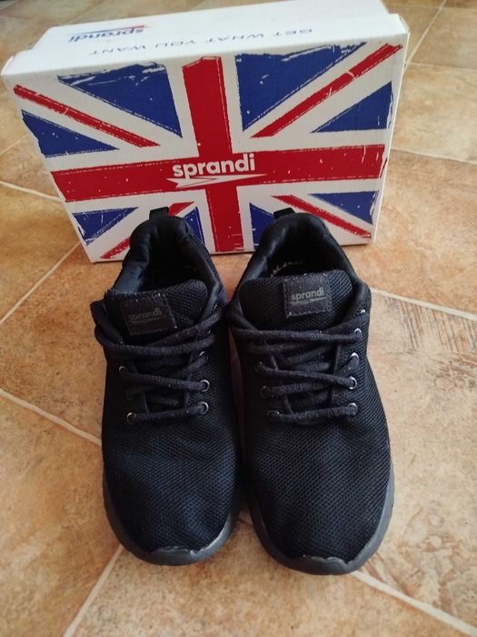Sprandi-adidasy lekkie i wygodne R-39
