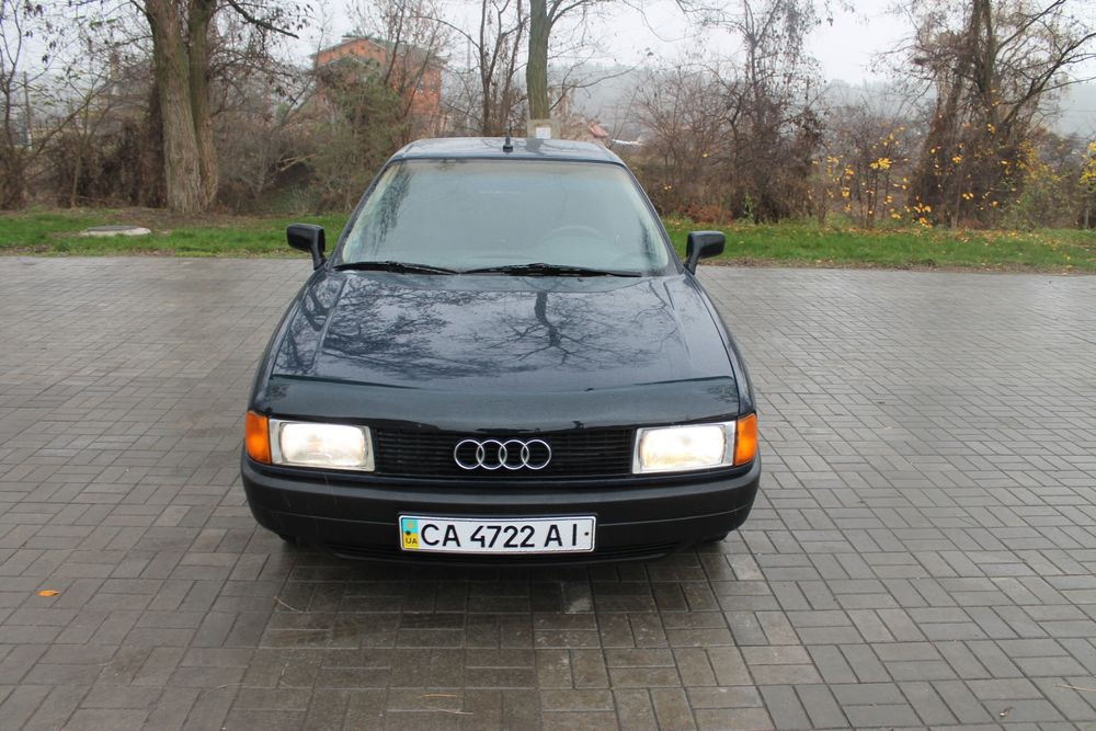 Audi 80 1.8        .