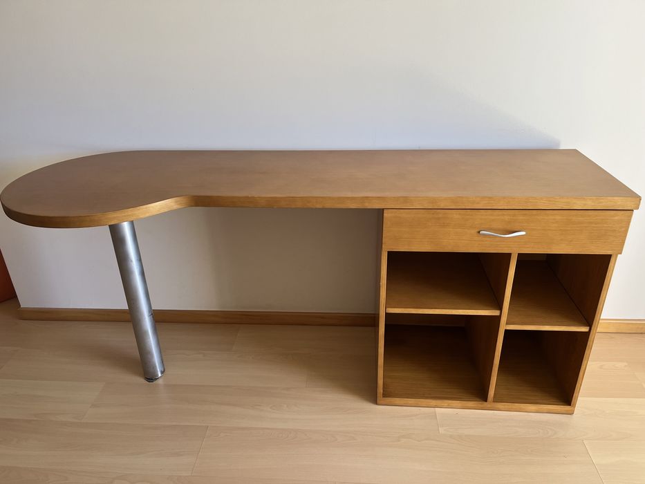 Secretária com Módulo