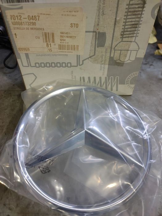 Estrela Grelha Mercedes Nova Original A0008173200