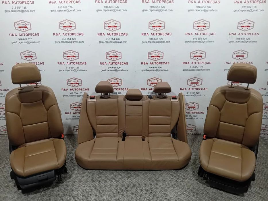 Conjunto de Bancos Elétricos Mercedes Class C W204 Sedan em Pele