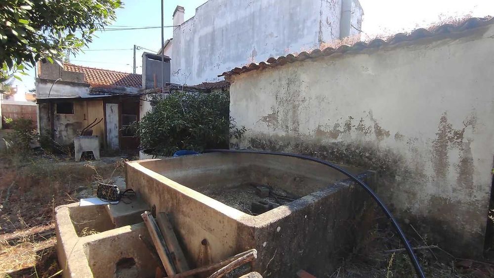 Casa para comprar em Riachos em frente a estação